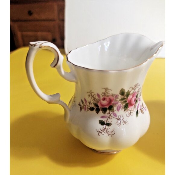 Royal Albert Lavender Rose Cream & Sugar Bowl Set Like New - Picture 6 of 16